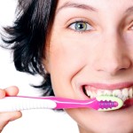 escovando dentes